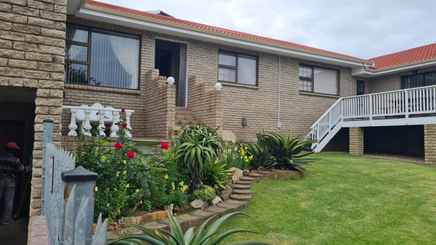 3 Bedroom Property for Sale in Dana Bay Western Cape